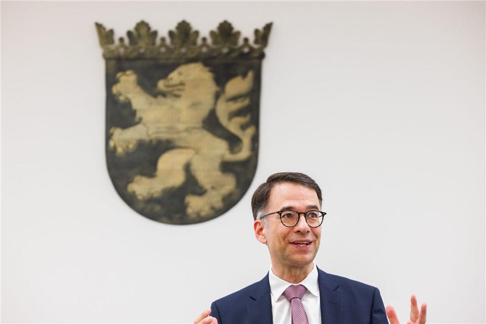 Auch Christian Heinz (CDU), Justizminister von Hessen, dringt auf mehr Unterstützung von Betroffenen digitaler Gewalt. (Archivbild)Lando Hass/dpa