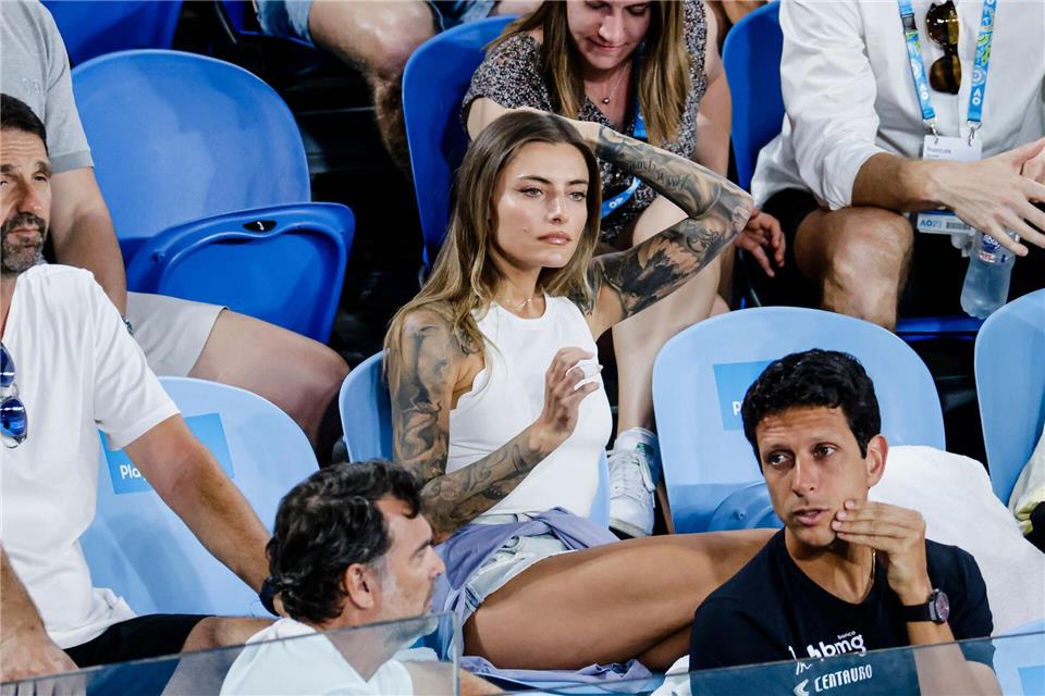 Auch Freundin Sophia Thomalla (M) und Kumpel Marcelo Melo (r) sind oft in Zverevs Box. (Archivbild)Frank Molter/dpa
