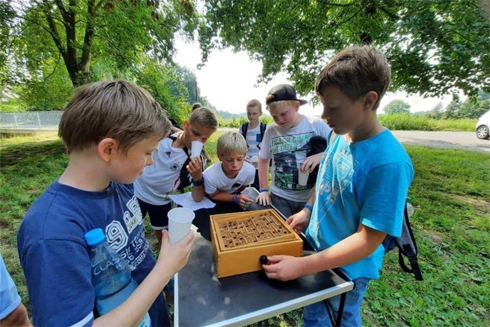 Auch Geschicklichkeitsspiele gehörten dazu.