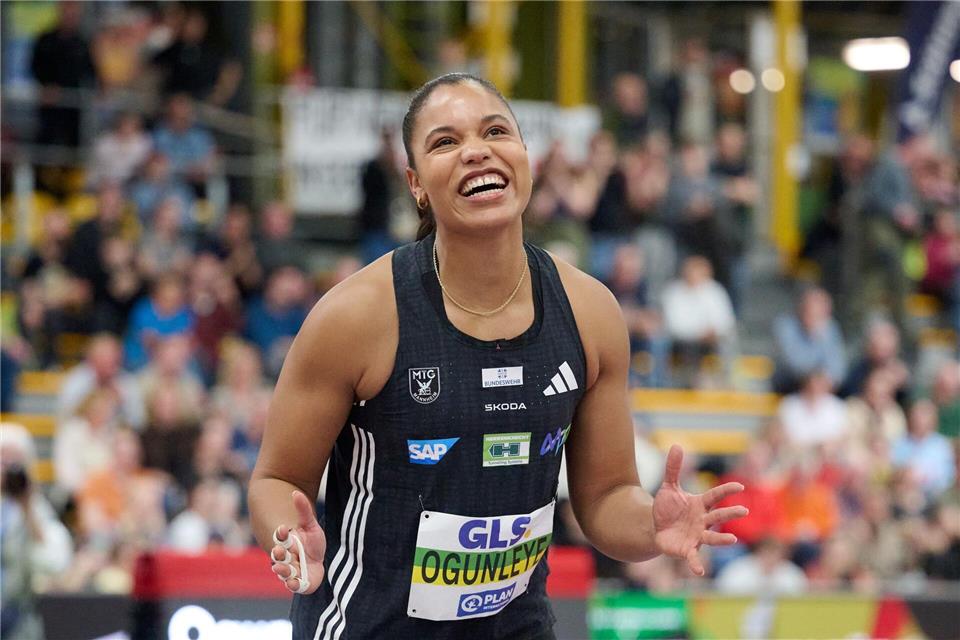 Auch Kugelstoß-Olympiasiegerin Yemisi Ogunleye ist beim Istaf Indoor in Berlin dabei. (Archivbild)Bernd Thissen/dpa