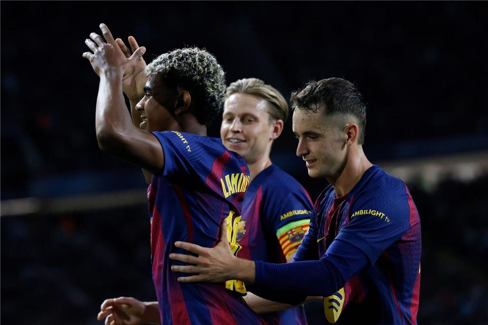 Gyökeres-Doppelpack bei Arsenal-Sieg - Auch Inter souverän Auch Lamine Yamal (links) traf für BarcelonaJoan Monfort/AP/dpa