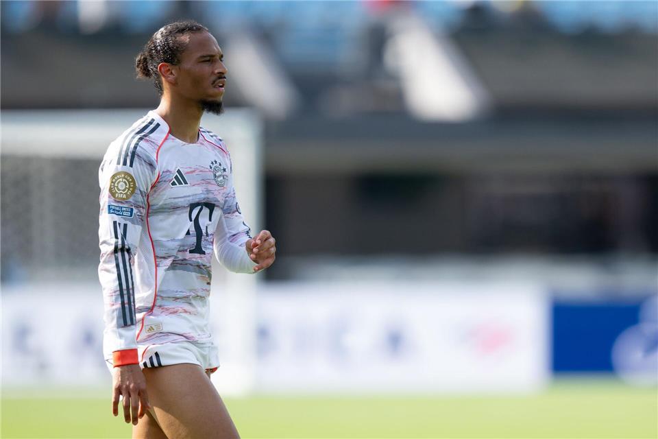 Schlechtes Omen für WM? Lautes Stöhnen über Wetter-Extreme Auch Leroy Sané vom FC Bayern kämpft mit den TemperaturenSven Hoppe/dpa