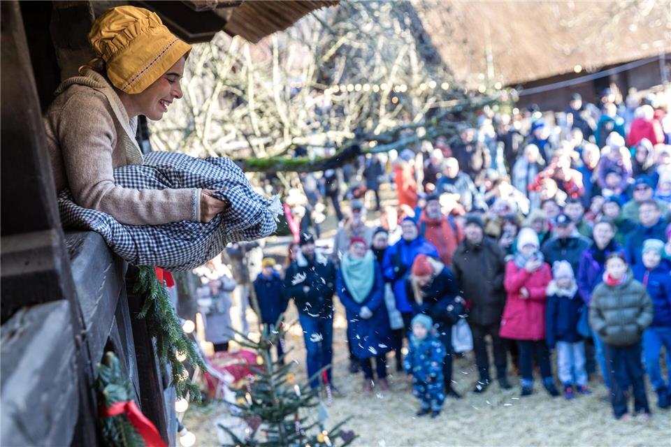Auch Märchen spielen beim Weihnachtsmarkt im Spreewalddorf Lehde eine große Rolle. (Archivbild)Frank Hammerschmidt/dpa/ZB