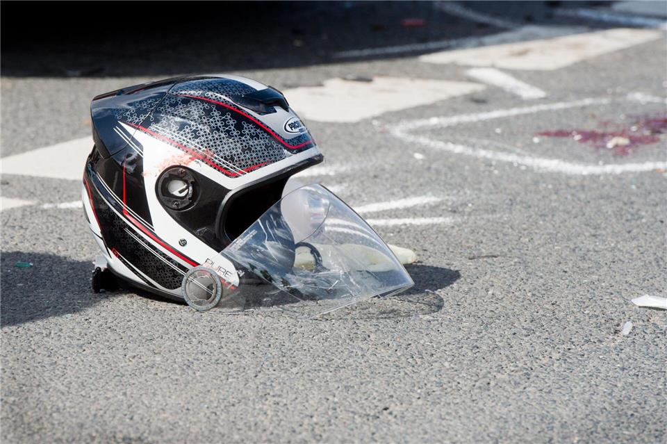 Auch Motorradfahrer gehören zu den gefährdeten Gruppen. (Symbolbild)Julian Stratenschulte/dpa