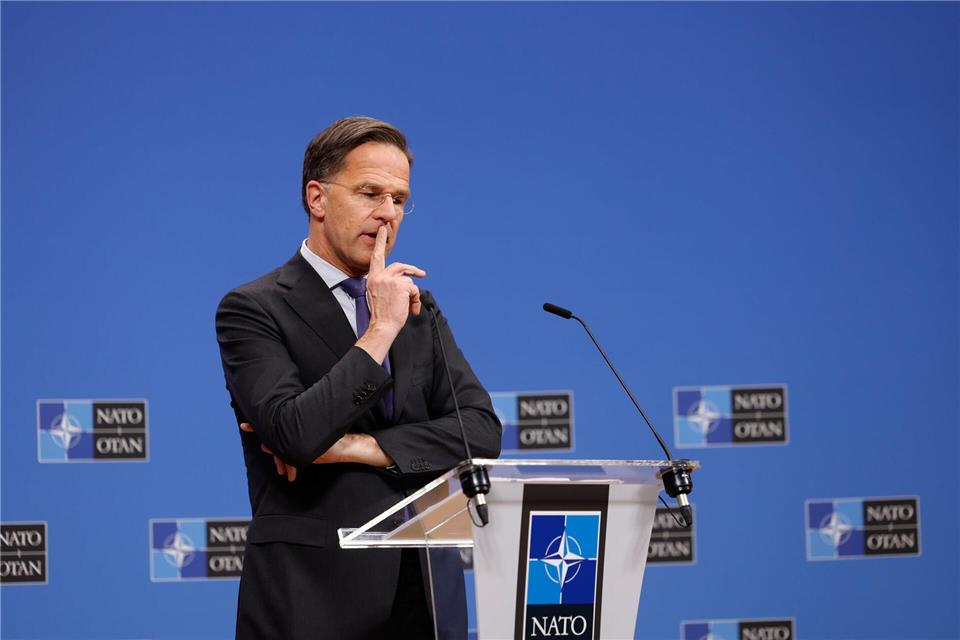 Auch Nato-Generalsekretär Mark Rutte äußerte sich am Abend erstmals nach den Ankündigungen Trumps zum Konflikt um die Arktisinsel. (Archivbild)Geert Vanden Wijngaert/AP/dpa