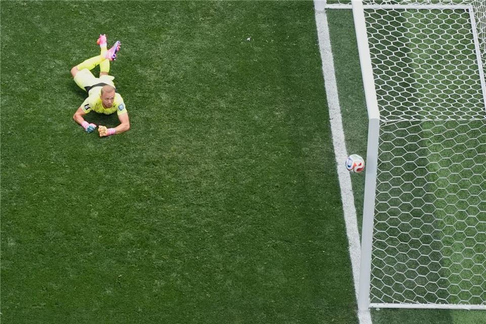 Auch Österreichs Nationalkeeper Alexander Schlager steht vor einem Wechsel zu Werder Bremen. (Archivbild)Mark J. Terrill/AP/dpa