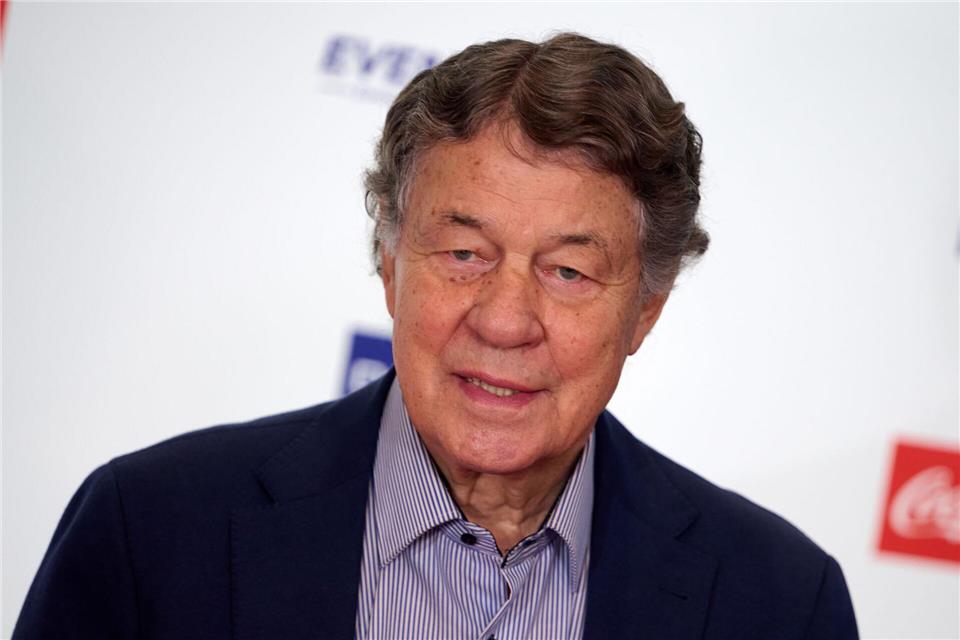 Auch Otto Rehhagel war bei der feierlichen Aufnahme in die Hall of Fame dabei.Bernd Thissen/dpa