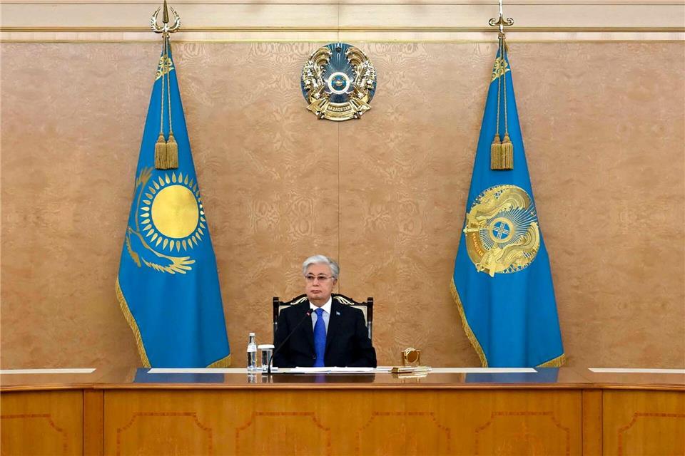Auch Präsident Tokajew reagierte auf den Brand mit vielen Toten. (Archivbild)Uncredited/Kazakhstan’s Presidential Press/AP/dpa