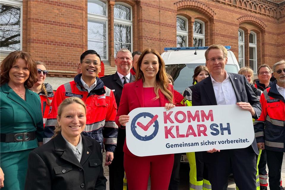 Auch Prominente wie Paralympics-Siegerin Kirsten Bruhn (unten links) unterstützen die Bevölkerungskampagne.André Klohn/dpa