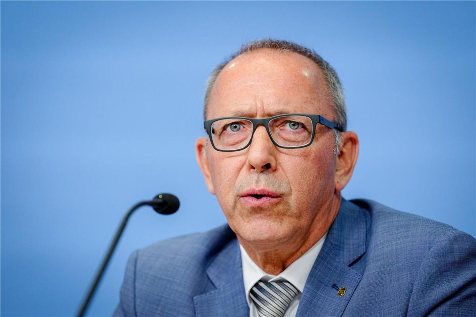 Auch Sachsens-AfD-Chef Jörg Urban reist mit nach Russland. (Archivbild)Kay Nietfeld/dpa