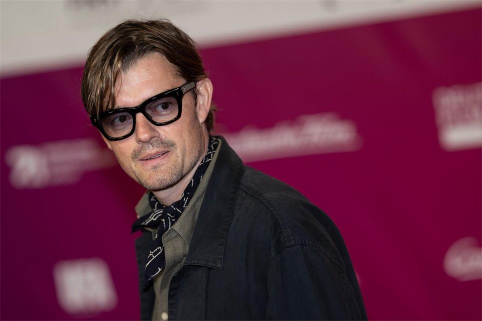 Auch Sam Riley wirkt in der zweiten Staffel mit. (Archivbild)Sebastian Christoph Gollnow/dpa