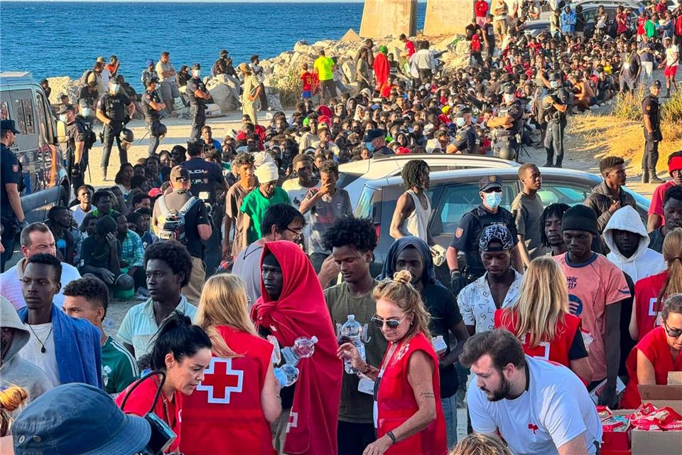 Auch Social-Media könnte für die Migrationskrise in Ceuta mit mindestens 72 Toten verantwortlich sein.Iván Zambrano/EUROPA PRESS/dpa