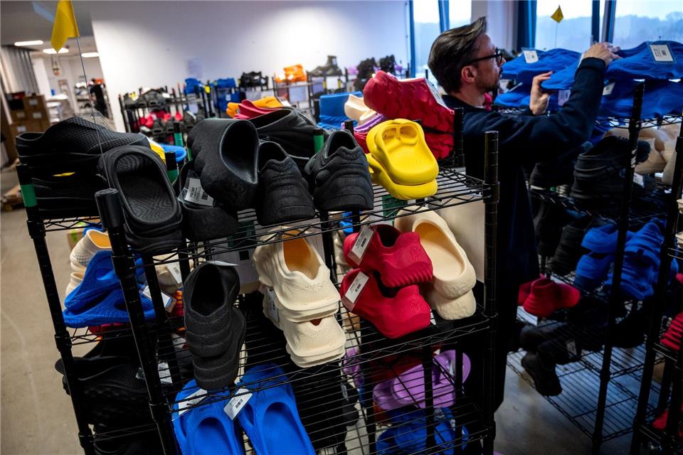 Auch Stars tragen längst Zellerfeld-Sneaker ihrer Lieblingsdesigner - oder designen sie einfach selbst.Daniel Bockwoldt/dpa/Daniel Bockwoldt