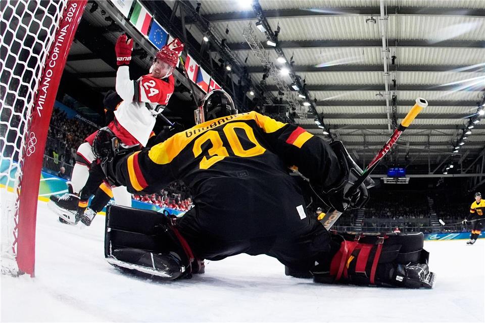Auch Torhüter Philipp Grubauer zeigte eine überragende Leistung.Darko Bandic/Pool AP/AP/dpa