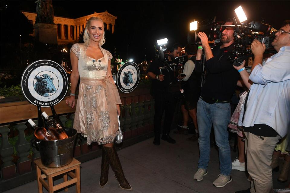 Wer sind die Wiesn-Promis? Auch Verena Kerth verbringt viel Zeit auf der Wiesn.Felix H�rhager/dpa