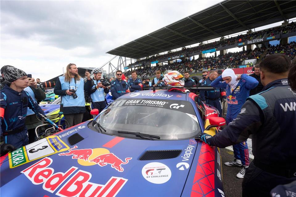 Auch Verstappens Red-Bull-Bosse sind erleichtert, wenn alles gut geht in der Grünen Hölle. (Archivbild)Thomas Frey/dpa