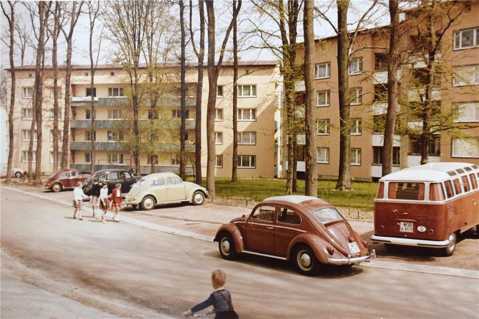 Auch Volkswagen setzte auf Werkswohnzungen wie hier in der Waldsiedlung Steimker Berg nahe Wolfsburg-/VW/dpa