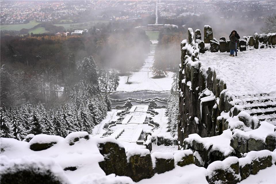Auch abseits der Wasserspiele hat der Bergpark Wilhelmshöhe viel zu bieten. (Archivbild)Uwe Zucchi/dpa