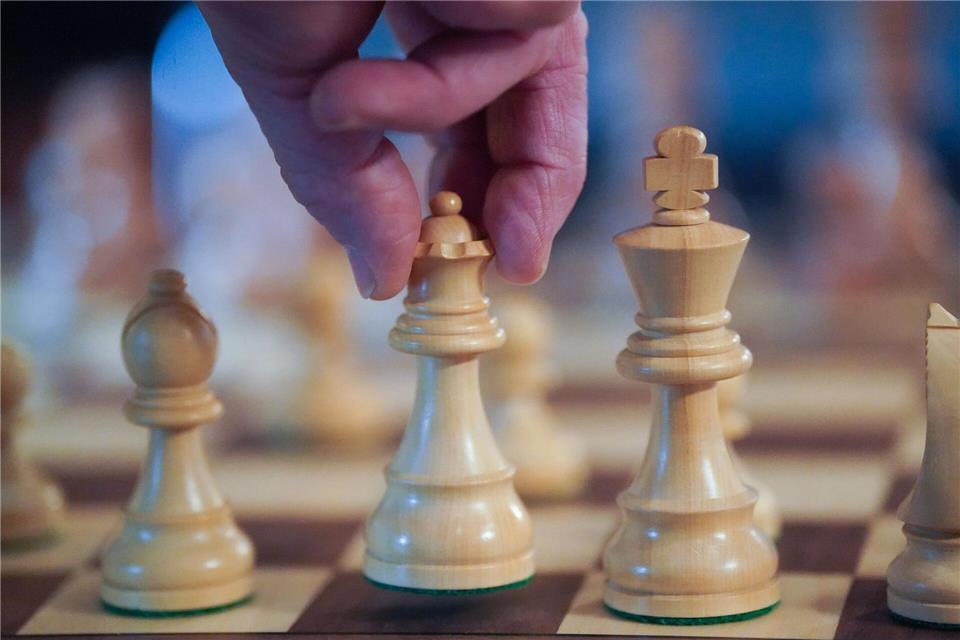 Betrug auf Toilette? - Schach-Großmeister unter Verdacht Auch am Schachbrett wird betrogen. (Foto Archiv) Marcus Brandt/dpa