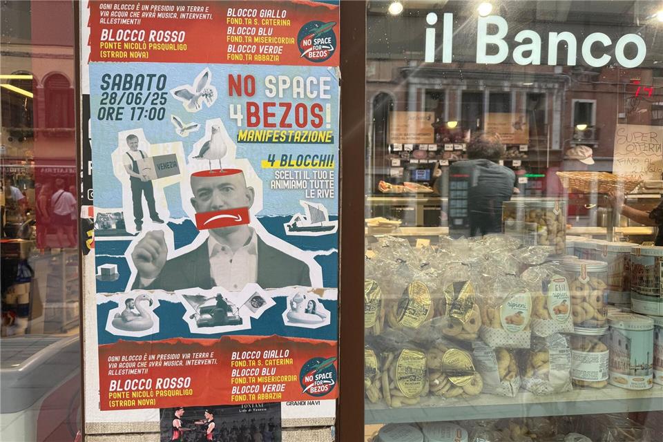 Auch an anderen Stellen wird gegen die Hochzeit protestiert.Christoph Sator/dpa