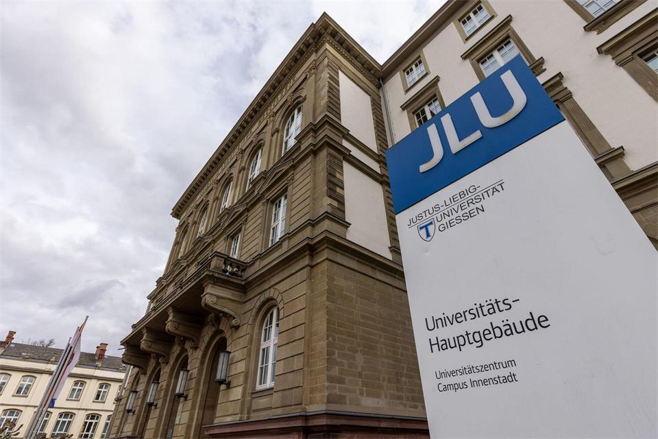 Auch an der JLU gibt es neue Studiengänge. (Symbolbild)Christian Lademann/dpa