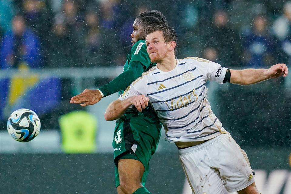 Auch auf Manuel Zeitz (r) muss der FCS verzichten. (Archivbild)Uwe Anspach/dpa