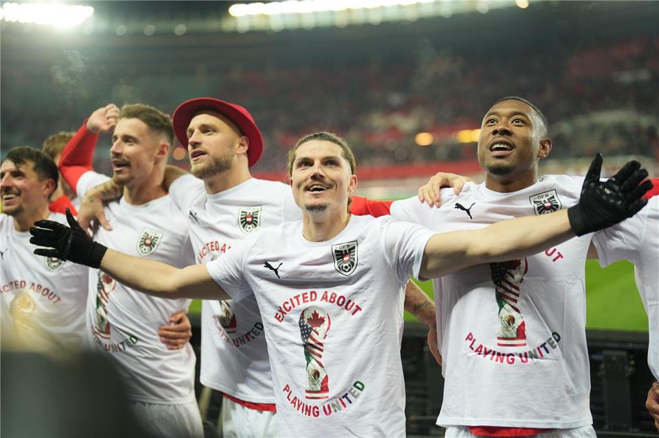 Auch bei BVB-Profi Marcel Sabitzer (M.) ist die Freude groß.Georg Hochmuth/APA/dpa