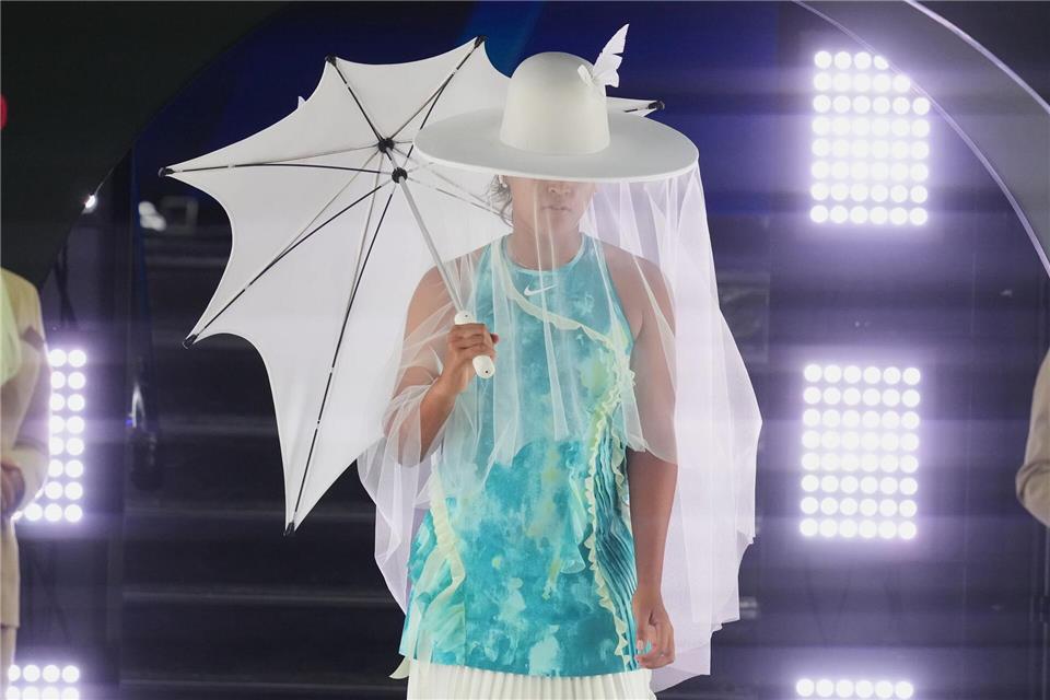 Auch bei den Australian Open sorgte Osaka mit ihrem Outfit für Schlagzeilen. (Archivbild)Asanka Brendon Ratnayake/AP/dpa