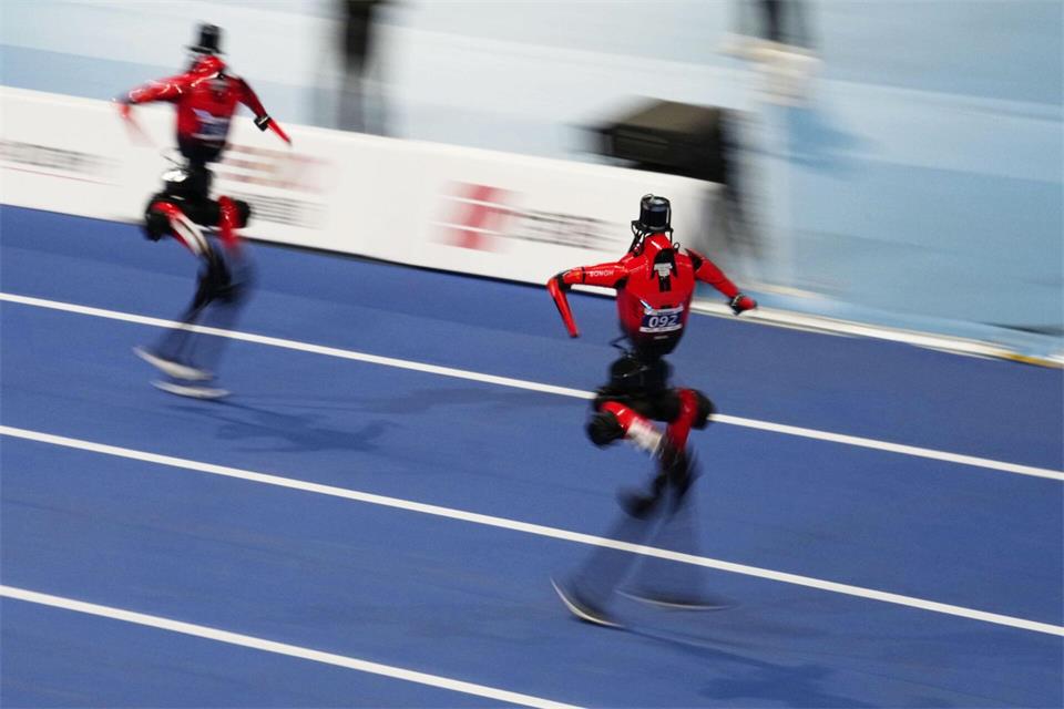 Auch beim 400-Meter-Lauf sind die Roboter mittlerweile schneller als jeder Mensch zuvor. -/kyodo/dpa