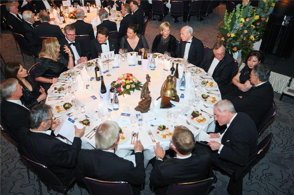 Auch beim Bremer Wettfest durften Frauen lange Zeit nicht teilnehmen. (Archivbild)Klaus Fittschen/Eiswette von 1829/dpa