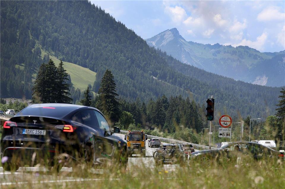 Auch der Fernpass ist eine vielbefahrene Ferien-Route.Karl-Josef Hildenbrand/dpa