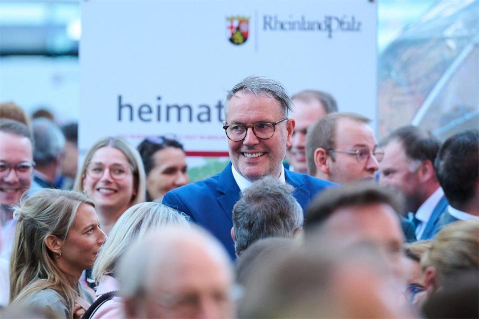 Auch der ehemalige Ministerpräsident Alexander Schweitzer (SPD) kam zum Fest.Annette Riedl/dpa
