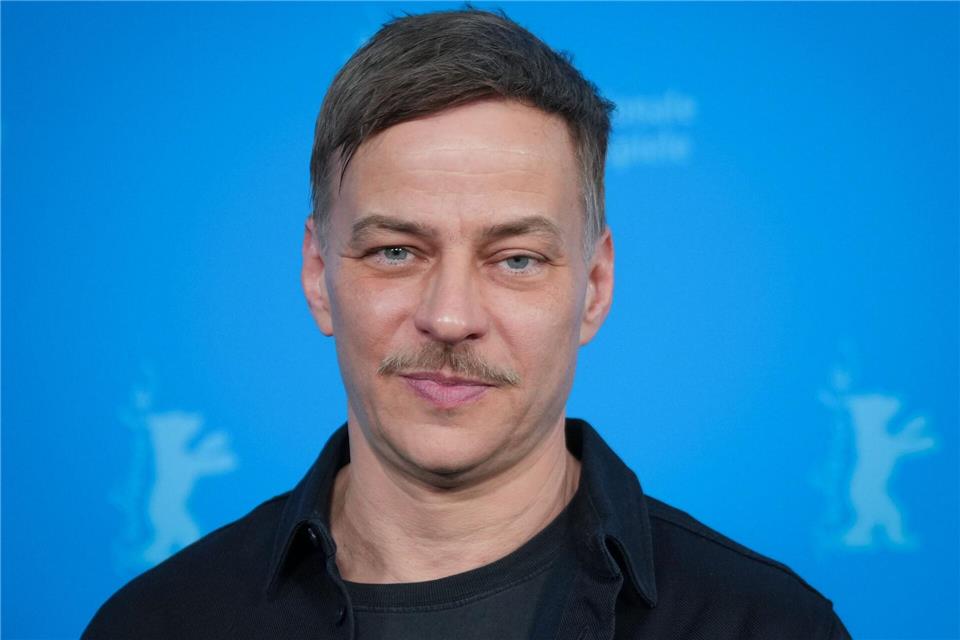 Auch der international bekannte Schauspieler Tom Wlaschiha („Game of Thrones“, „Stranger Things“) spielt in der neuen ARD-Serie mit. (Archivbild)Soeren Stache/dpa