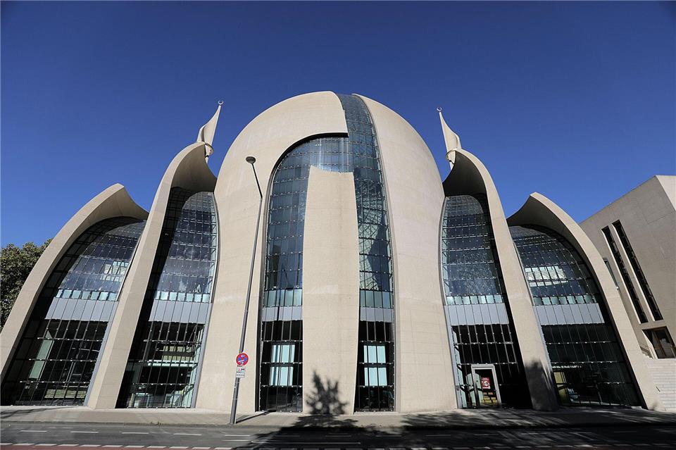 Auch die Ditib-Zentralmoschee in Köln öffnet ihre Pforten. (Archivbild)Oliver Berg/dpa