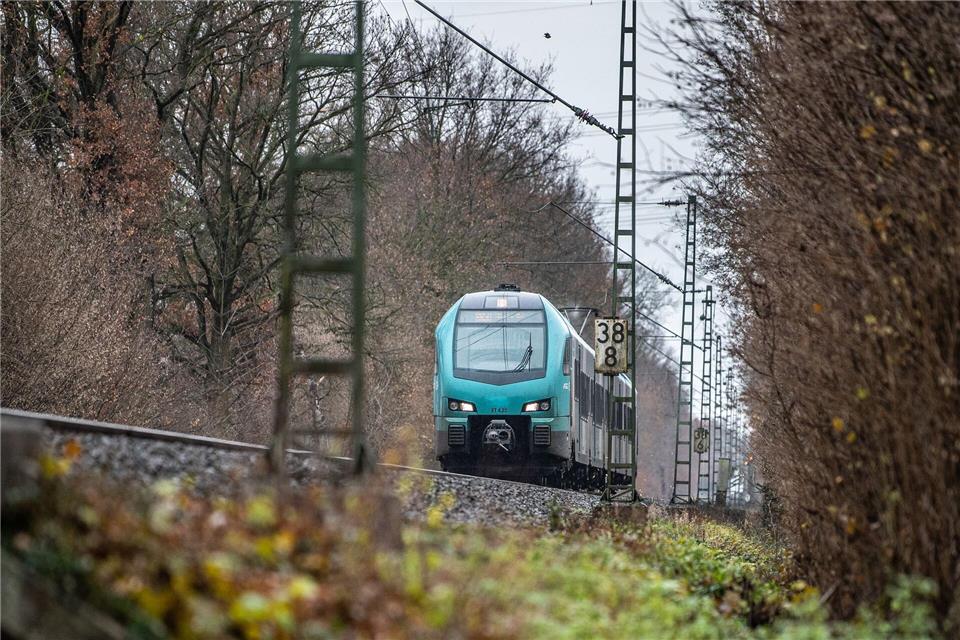 Auch die Eurobahn zwischen Dortmund und Lünen ist von einer Streckensperrung betroffen. (Archivbild)Guido Kirchner/dpa