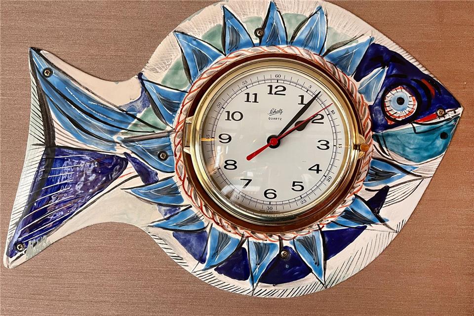 Auch die Motive auf dieser Keramik-Uhr sind Kunst vom Gauguin-Enkel Paul René.Heidi Scharvogel/dpa-tmn