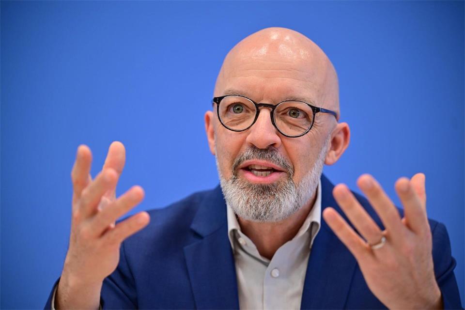 Auch die Ökonomen vom Ifo-Institut werden optimistischer.Sebastian Gollnow/dpa