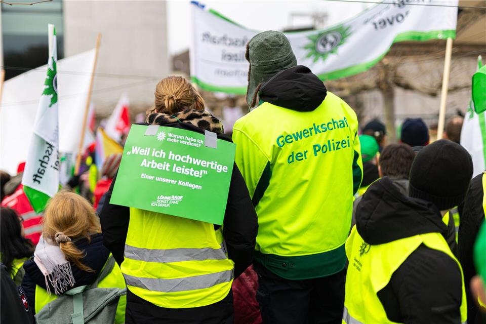 Auch die Polizeigewerkschaft GdP hatte zu dem Warnstreik aufgerufen.Michael Matthey/dpa