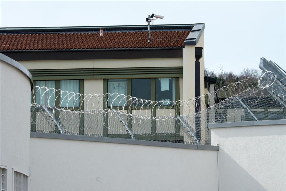 Auch die Regeln für den Maßregelvollzug in Bezirkskrankenhäusern sollen geprüft werden. (Symbolbild)Armin Weigel/dpa