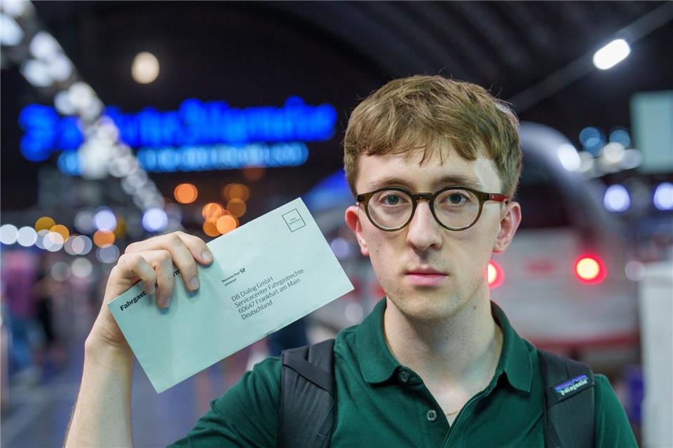 Auch die Reise von Raphael Putz verzögerte sich wegen des IT-Problems bei der Bahn.Andreas Arnold/dpa
