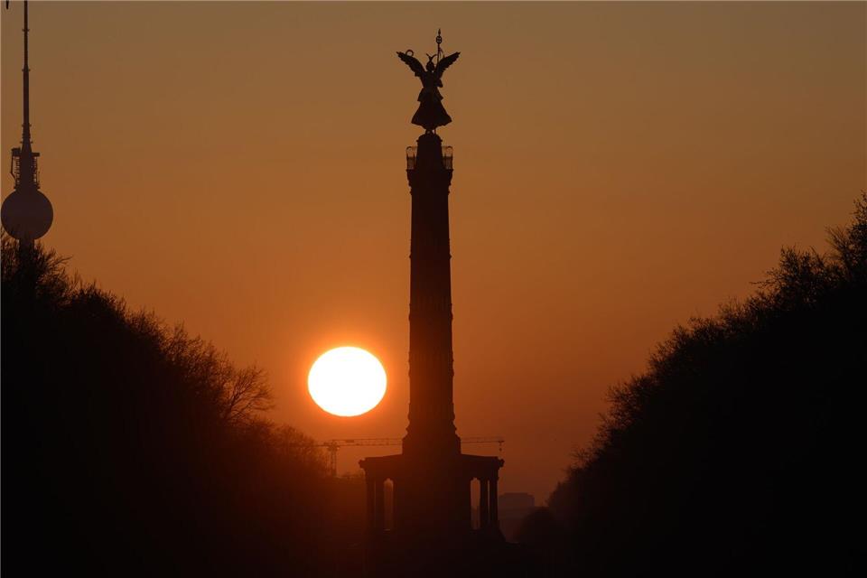 Auch die Sonne lässt sich Ostern blicken. (Archivbild)Soeren Stache/dpa