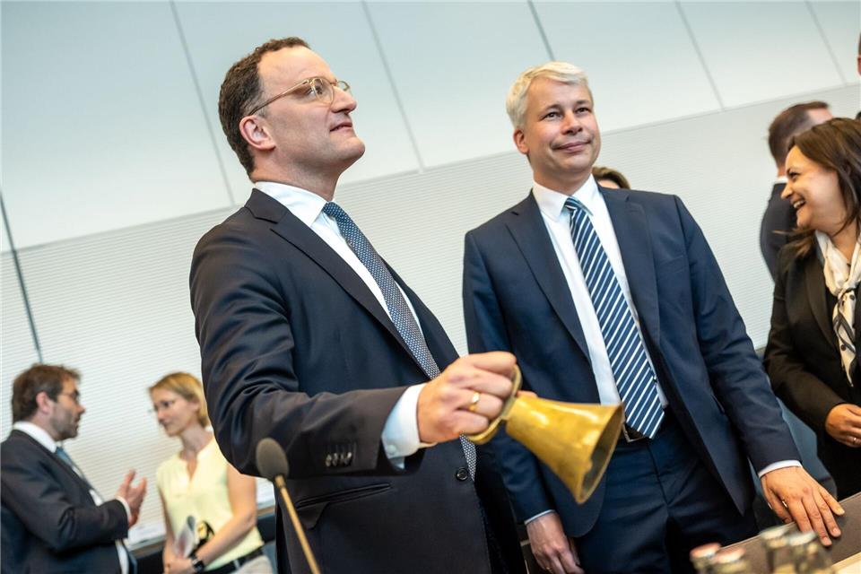 Auch die Spitze der Unionsfraktion will Diätenerhöhung nun aussetzen. (Archivbild)Michael Kappeler/dpa
