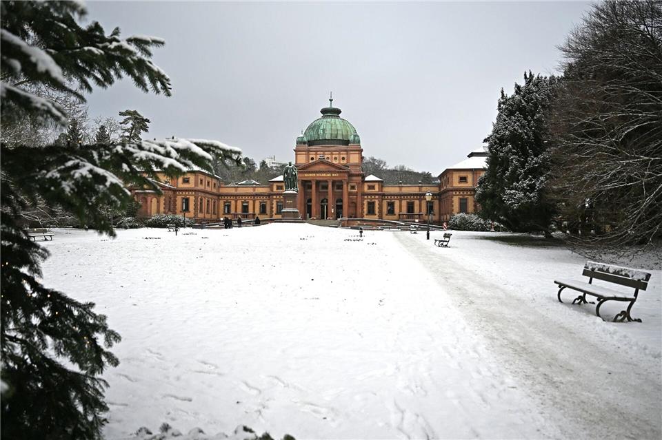 Auch die nächsten Tage bleibt es winterlich in Hessen.Michael Brandt/dpa