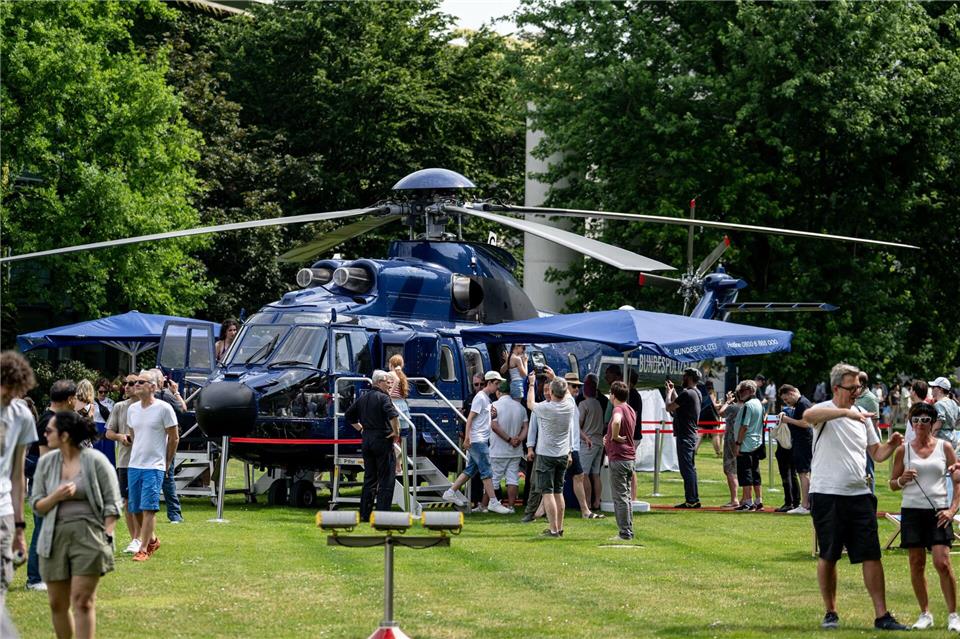 Auch ein Hubschrauber der Bundespolizei konnte besichtigt werden. Fabian Sommer/dpa