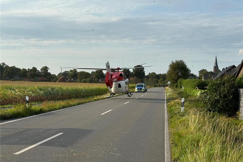 Auch ein Rettungshubschrauber wurde zum Unfallort gerufen.