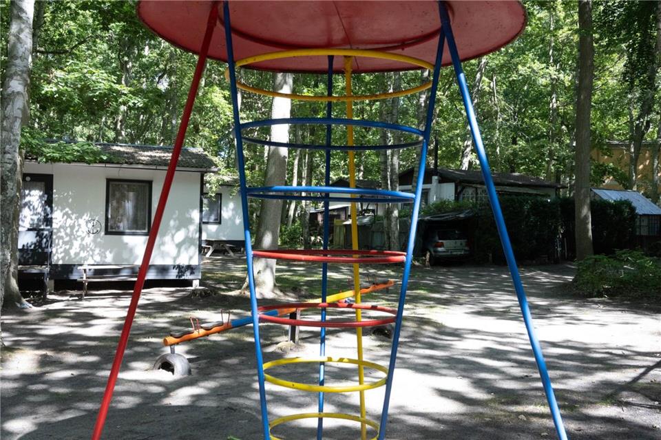 Auch ein Spielplatz wurde zusammen mit den Bungalows unter Denkmalschutz gestellt.Stefan Sauer/dpa
