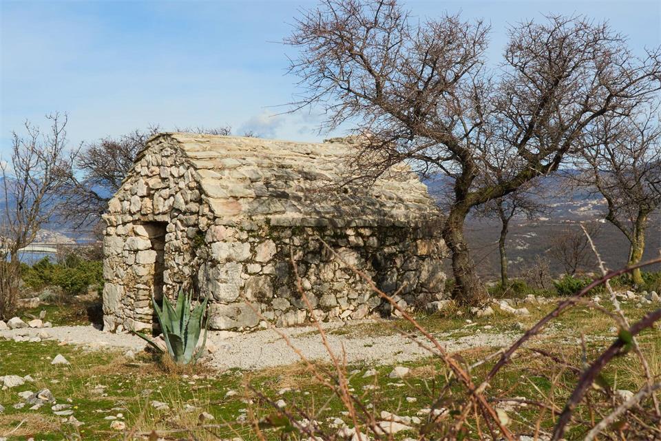 Auch eine Entdeckung: ein später zur Kapelle umfunktioniertes römisches Küstenwärterhaus.Andreas Drouve/dpa-tmn