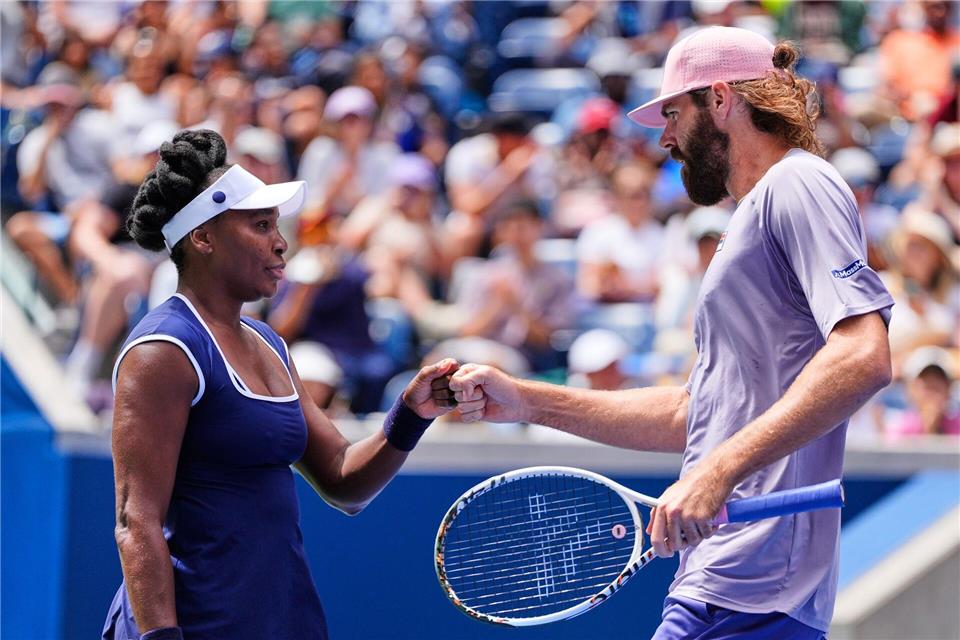 Auch fürs Mixed bekam Venus Williams eine Wildcard, verlor aber mit Reilly Opelka in Runde eins.Yuki Iwamura/AP/dpa