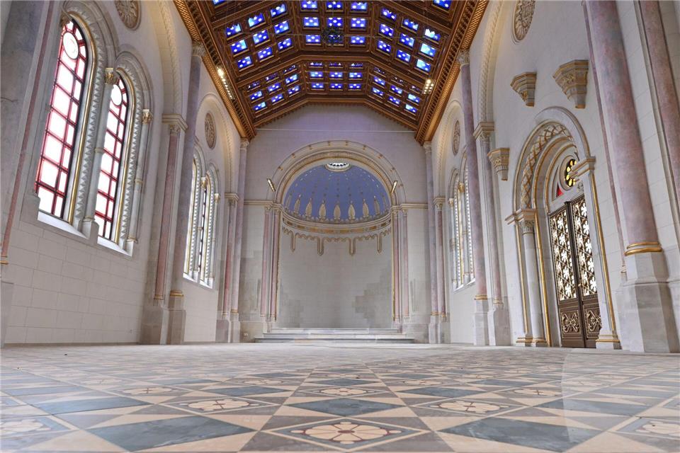 Auch historischen Bodenbeläge aus Marmor und bunten Originalfliesen wurden bei der Sanierung der Kapelle restauriert und eingebaut. (Archivbild)Martin Schutt/dpa