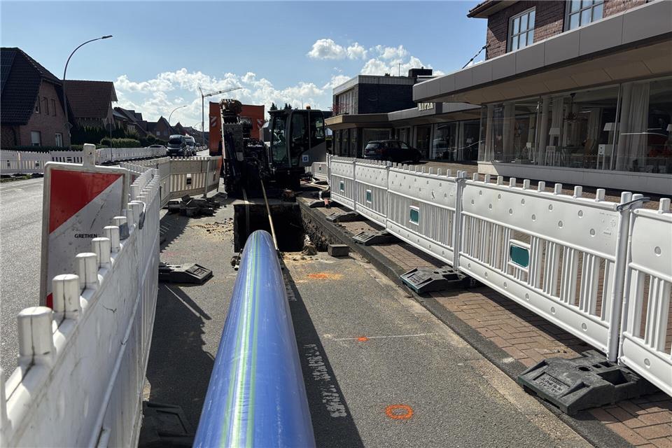 Auch im Bereich des Möbelhauses Küper haben die Bauarbeiten an der Bahnhofstraße begonnen.